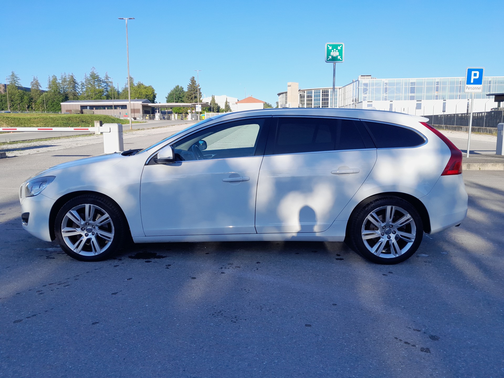VOLVO 2.4 D5 Summum AWD-image-1
