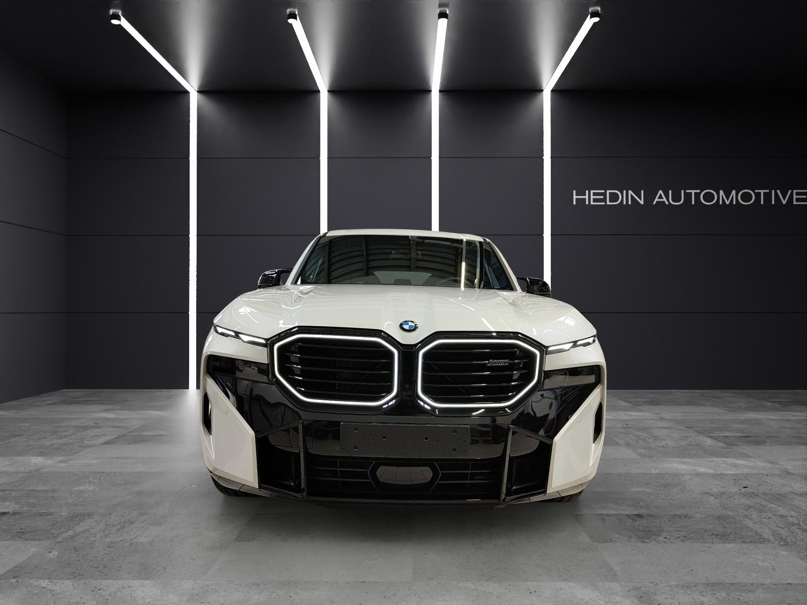 BMW XM 50e Plug-in Hybrid-showroom-element-2