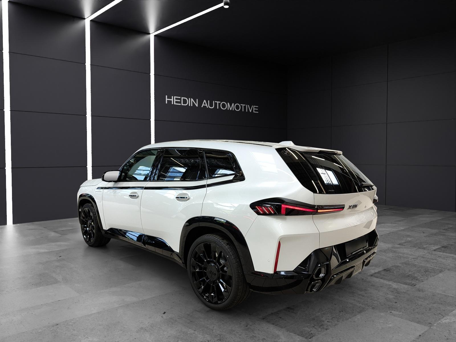 BMW XM 50e Plug-in Hybrid-showroom-element-3