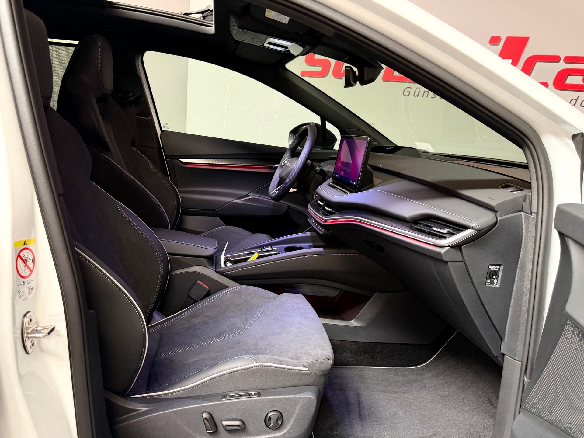 SKODA Enyaq 85x Sportline 4x4-image-17