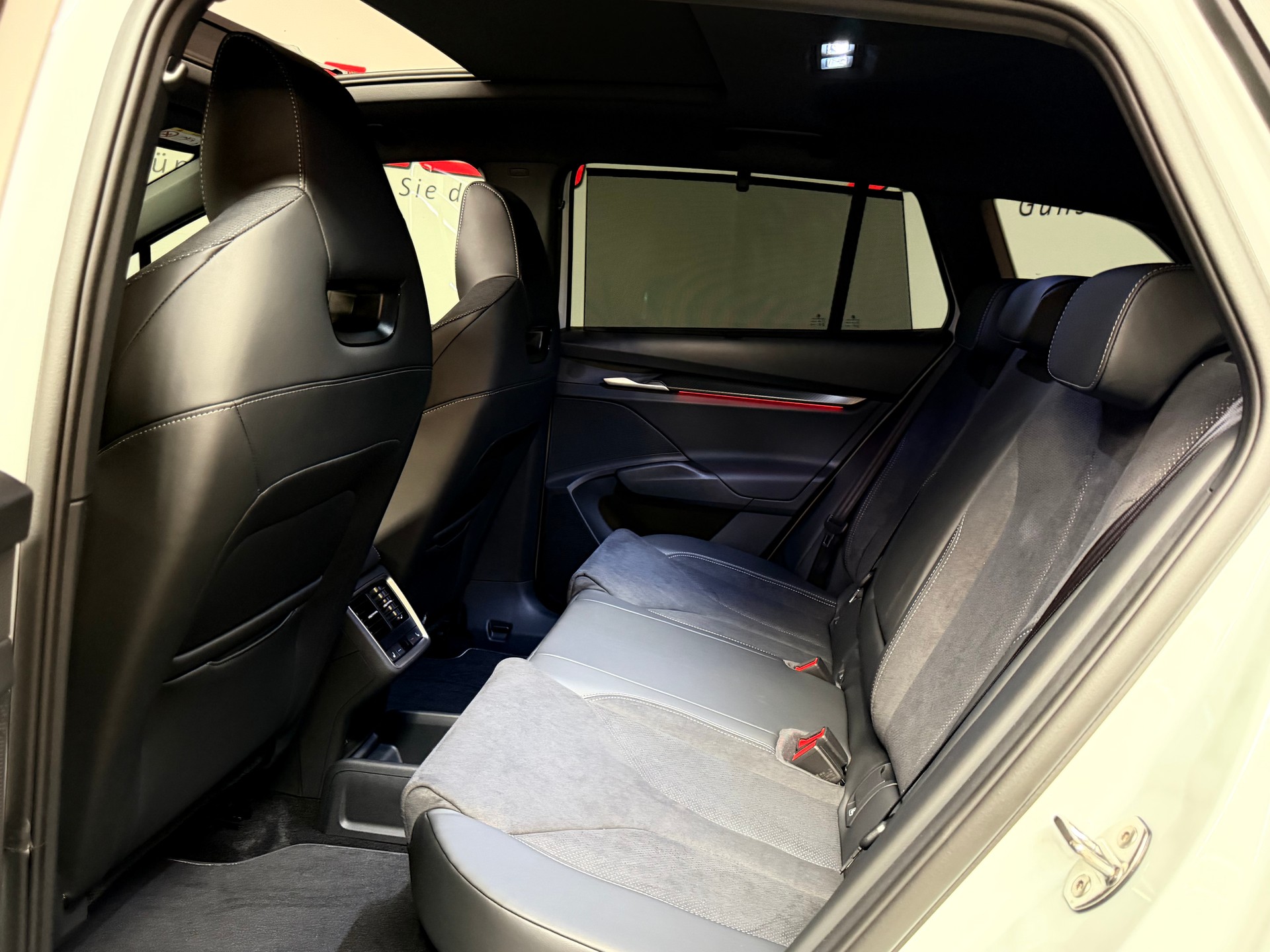 SKODA Enyaq 85x Sportline 4x4-image-16