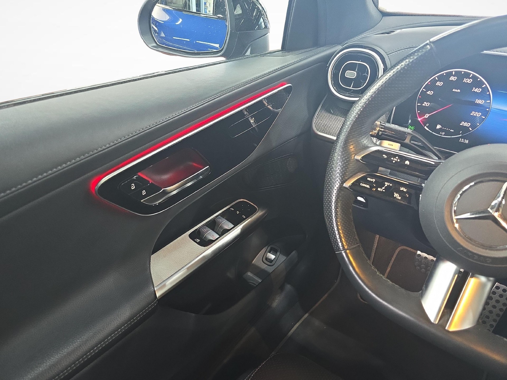 MERCEDES-BENZ GLC 220 d 4MATIC Coupé AMG Line-image-7