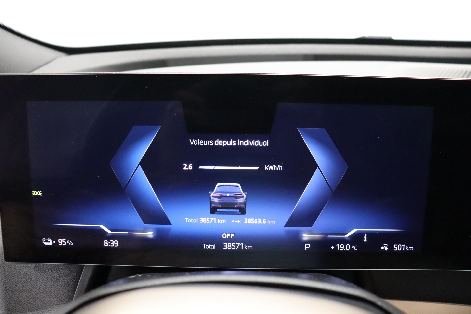 BMW iX xDrive50-image-12
