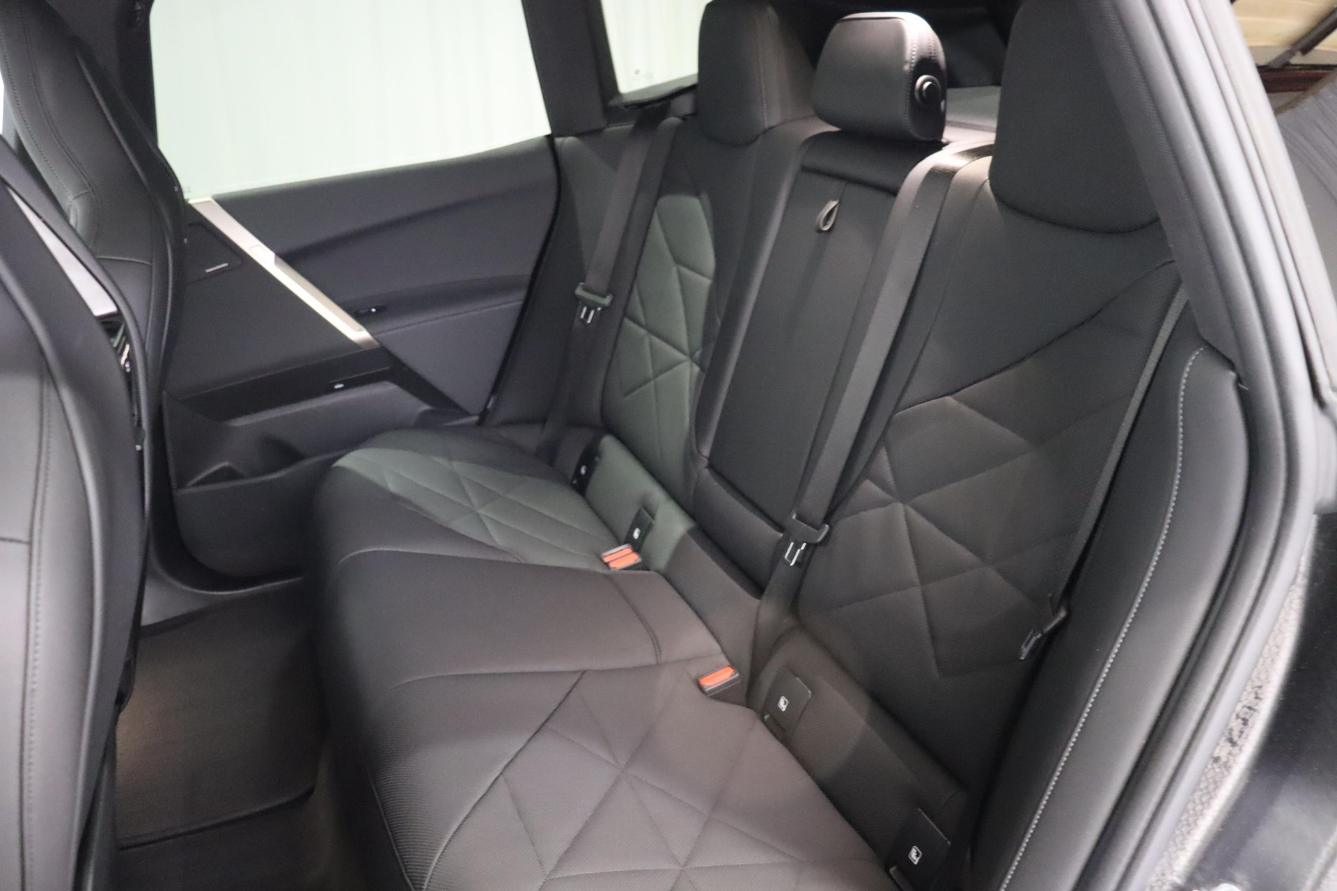 BMW iX xDrive50-image-10
