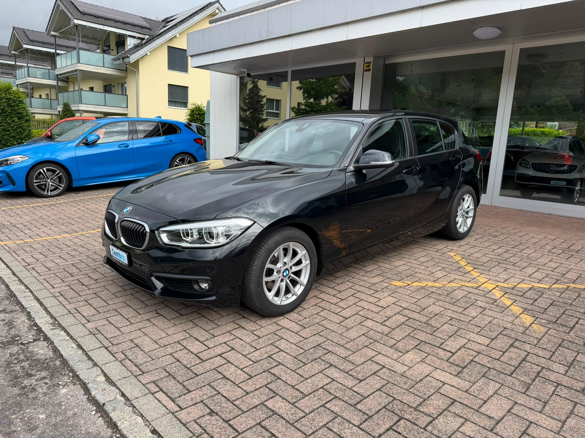 BMW 118i Steptronic-showroom-element-1