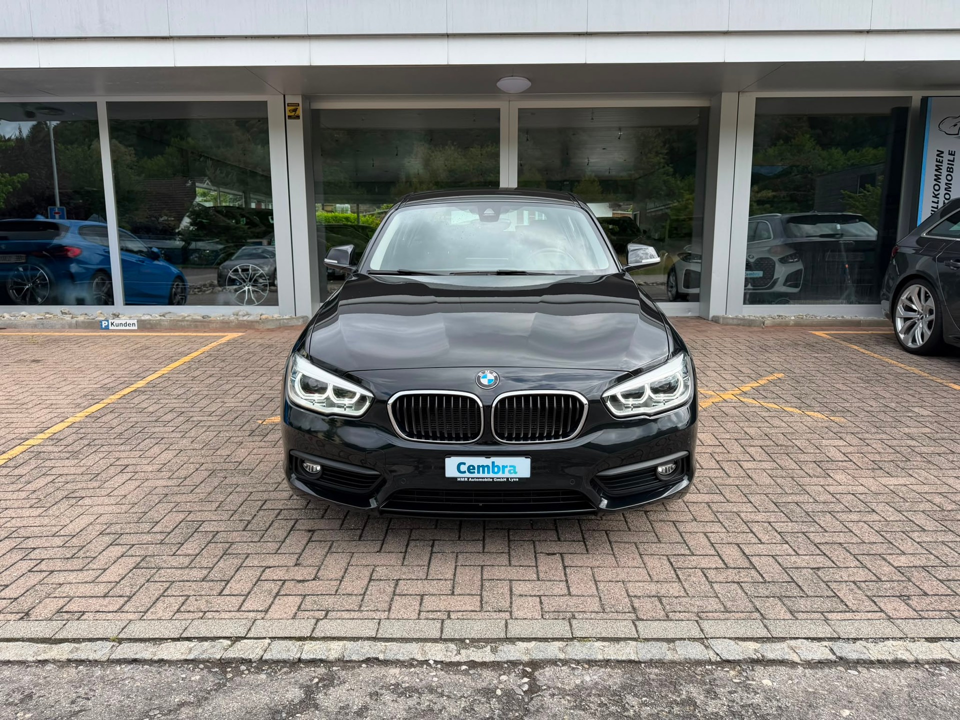 BMW 118i Steptronic-showroom-element-2