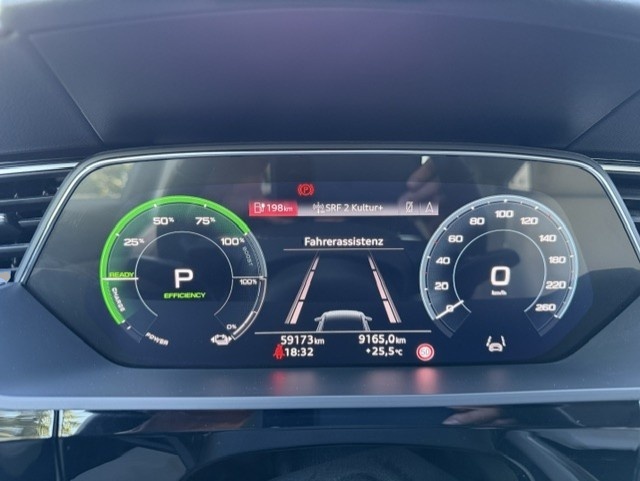 AUDI e-tron 55 Sportback S Line quattro-image-5