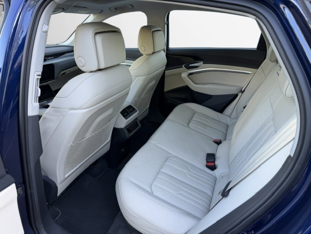 AUDI e-tron 55 Sportback S Line quattro-image-7