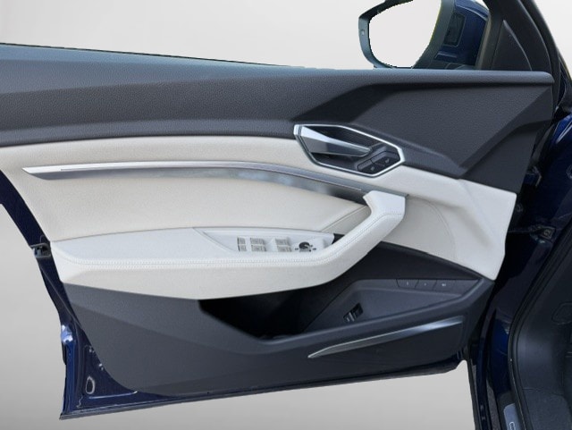 AUDI e-tron 55 Sportback S Line quattro-image-6