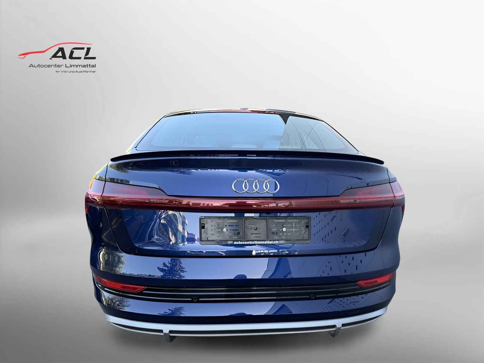 AUDI e-tron 55 Sportback S Line quattro-image-11