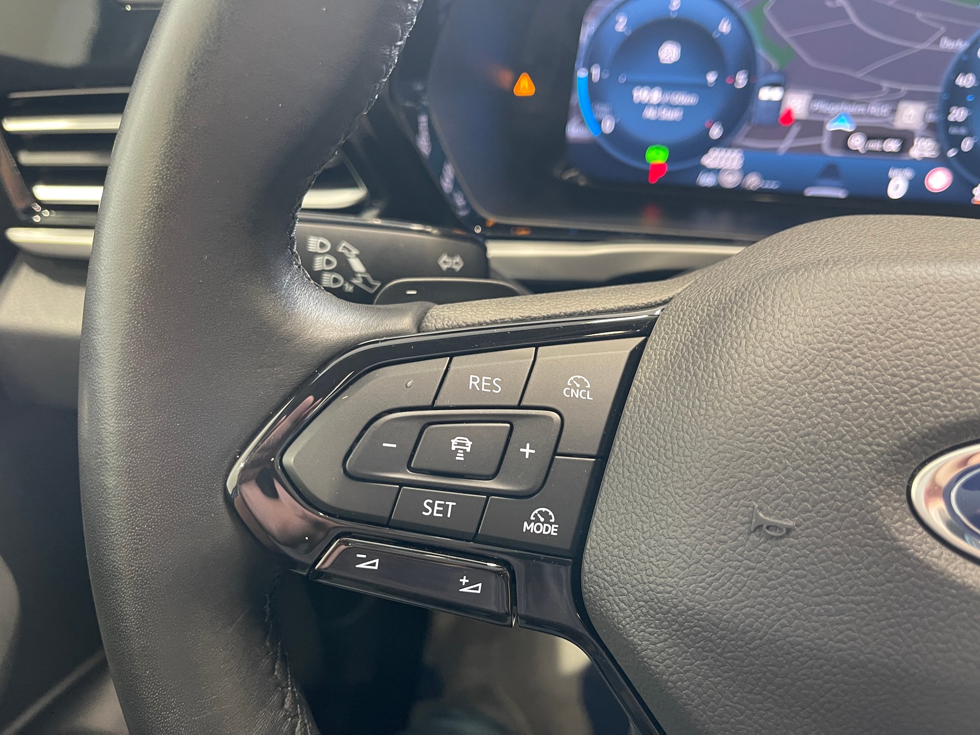 FORD Grand Tourneo Connect 2.0 EcoBlue Active Automat *7PLATZ*-image-20