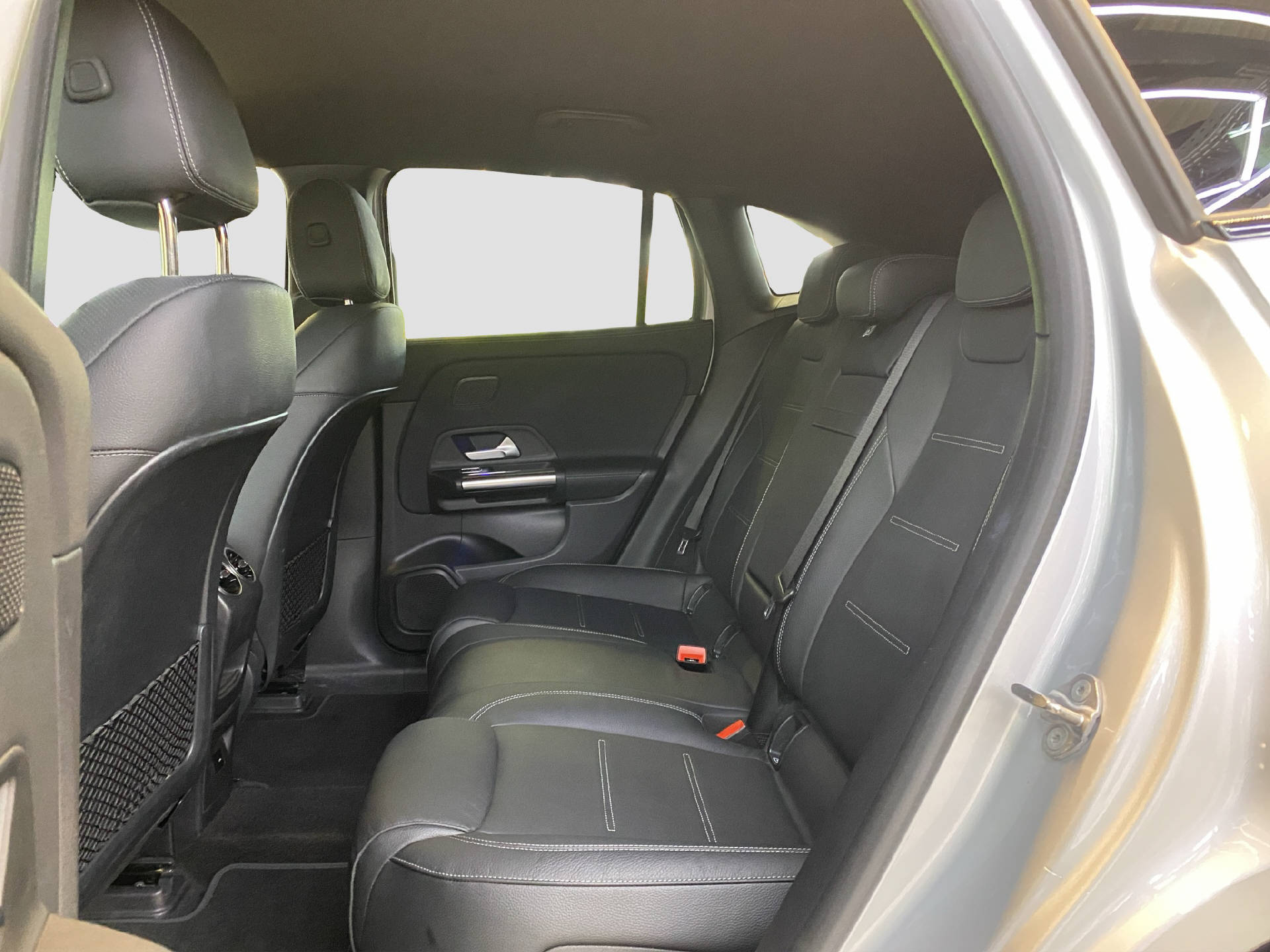 MERCEDES-BENZ EQA 250 AMG Line-image-14