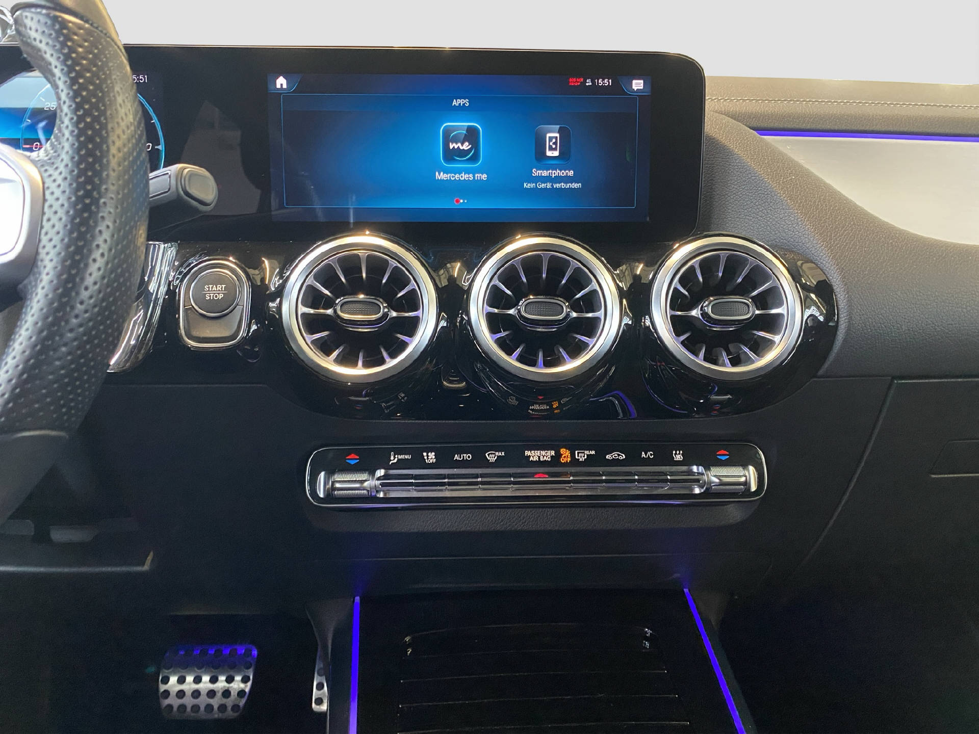 MERCEDES-BENZ EQA 250 AMG Line-image-10