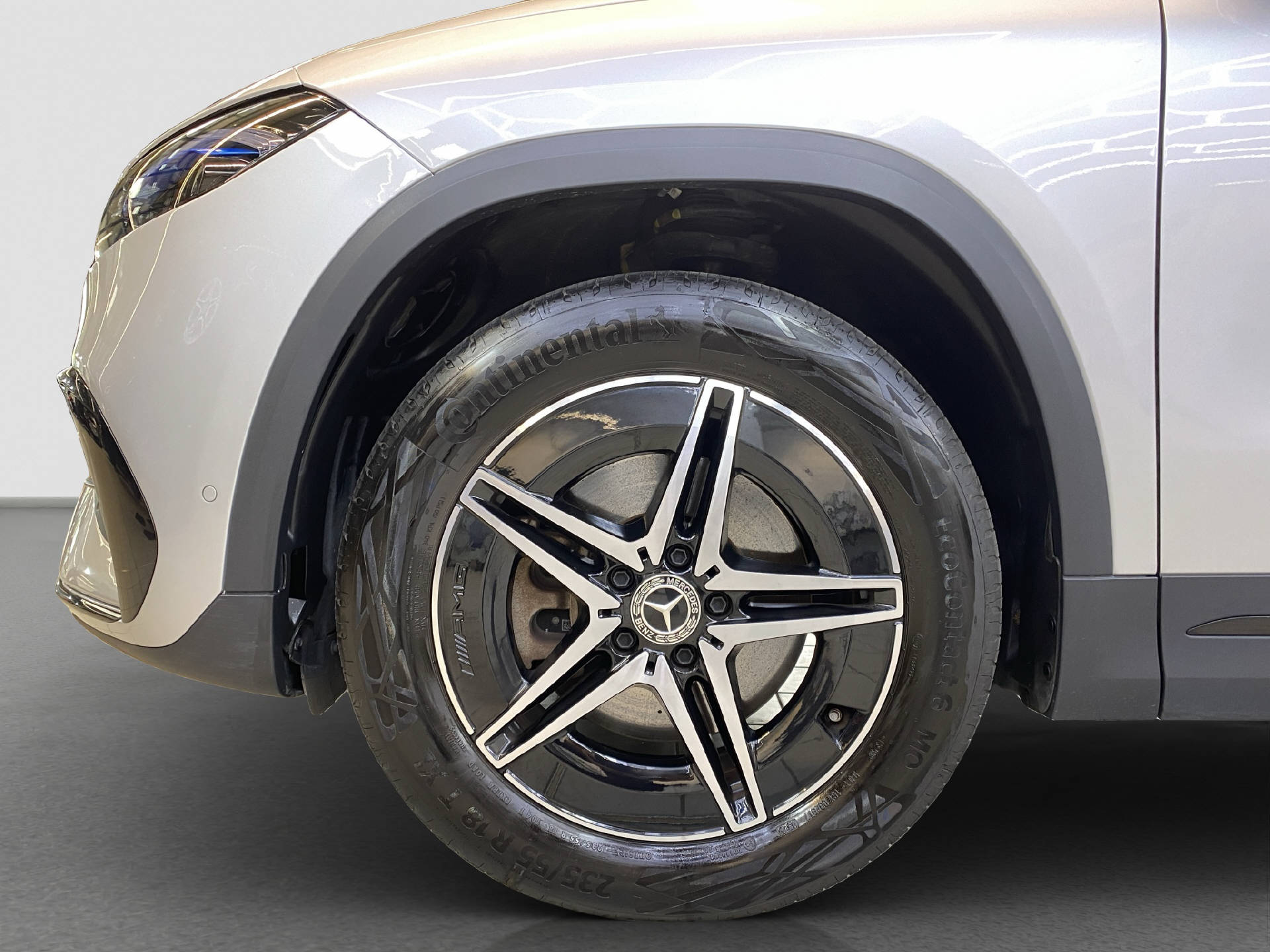 MERCEDES-BENZ EQA 250 AMG Line-image-6