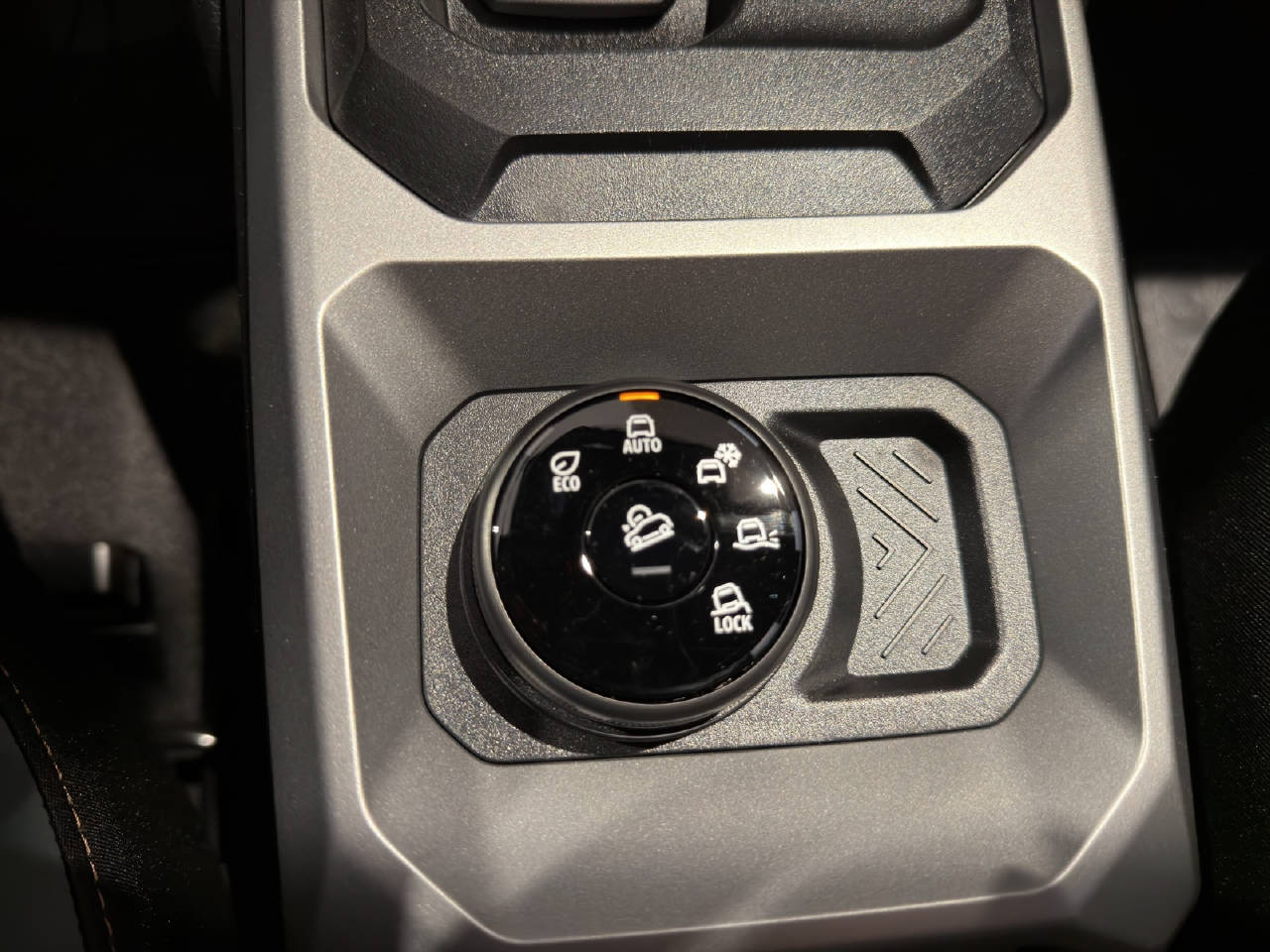 DACIA Duster 1.2 Hybrid Extreme 4WD-image-14