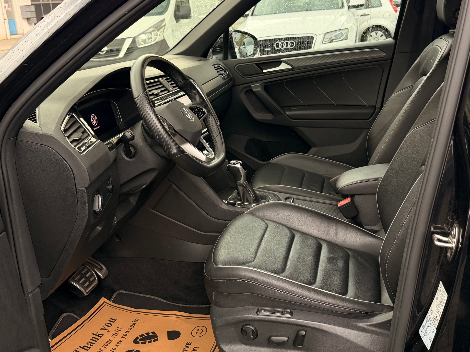 VW Tiguan 2.0 TDI SCR R-Line 4Motion DSG black edition-image-5