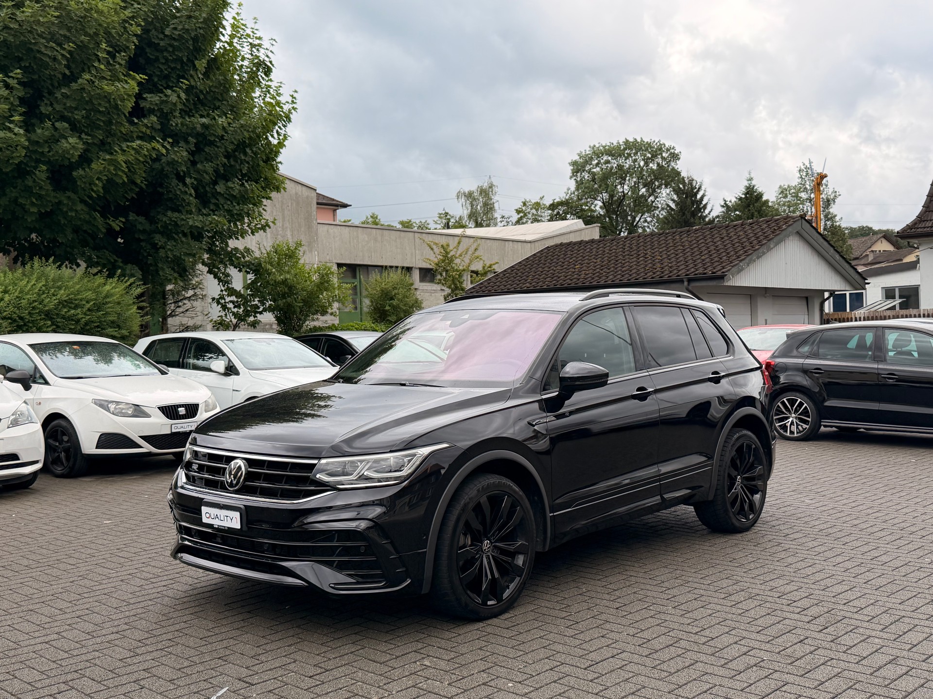 VW Tiguan 2.0 TDI SCR R-Line 4Motion DSG black edition-image-17