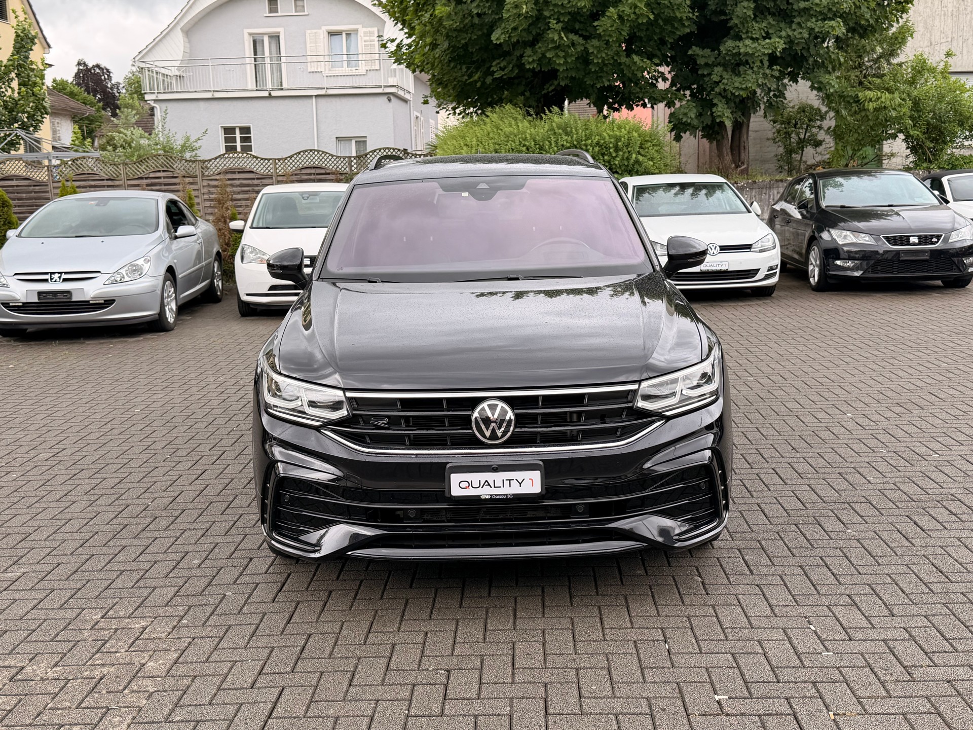 VW Tiguan 2.0 TDI SCR R-Line 4Motion DSG black edition-image-1