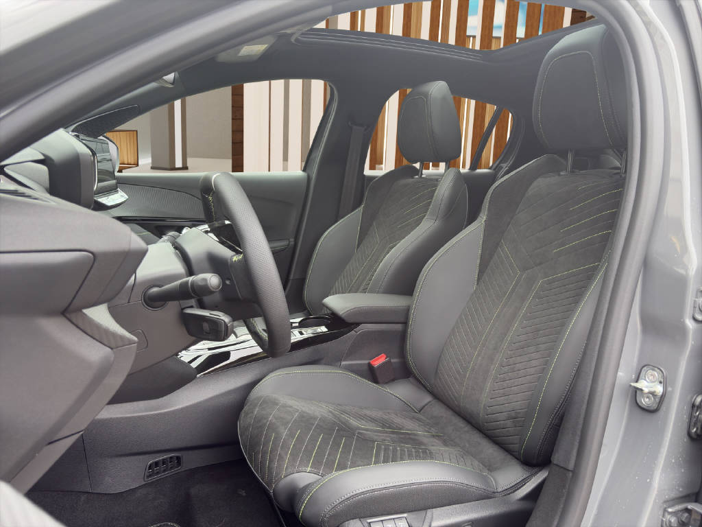 PEUGEOT 208 1.2 Hybrid 145 GT-image-8