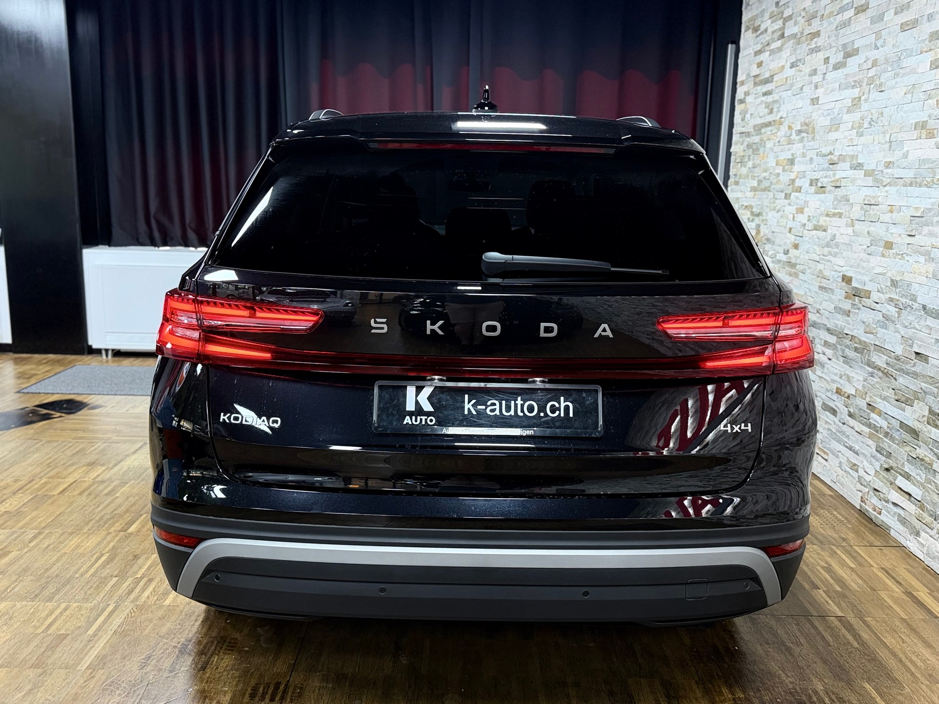 SKODA Kodiaq 2.0 TSI Selection 4x4-showroom-element-2