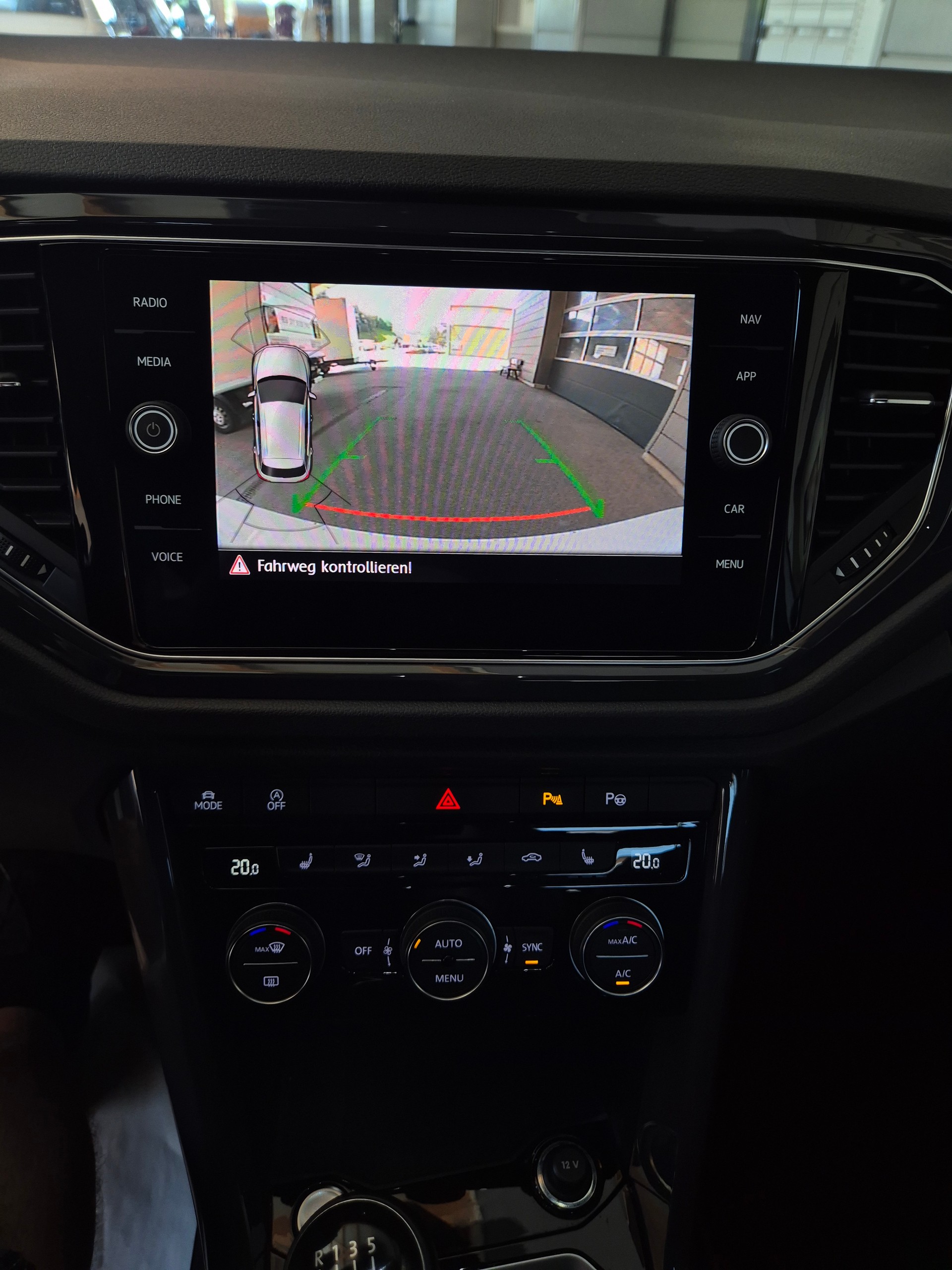 VW T-Roc 1.0 TSI Advance *R-Line*-image-12
