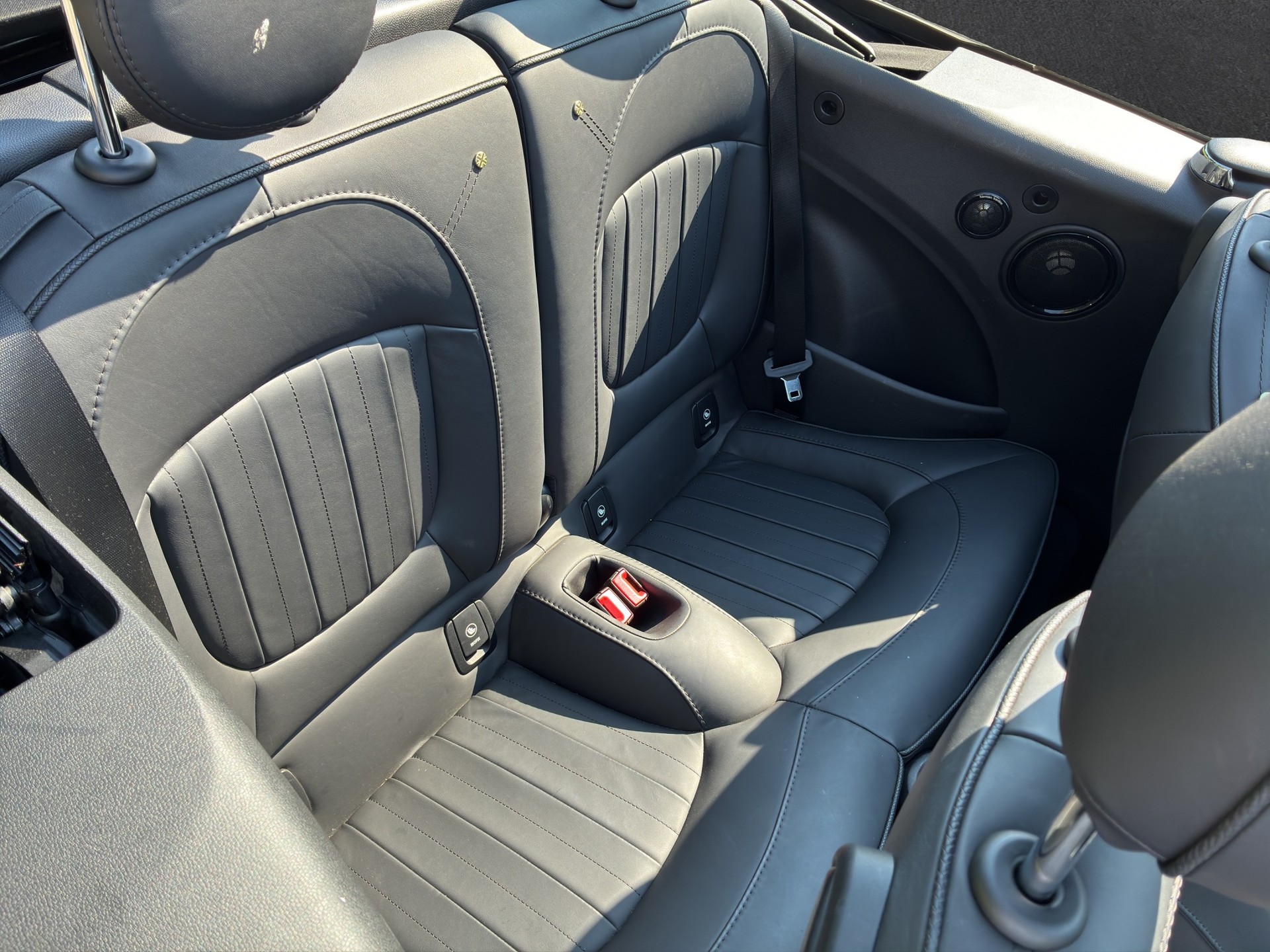 MINI Cabrio Cooper S SDKG-image-13