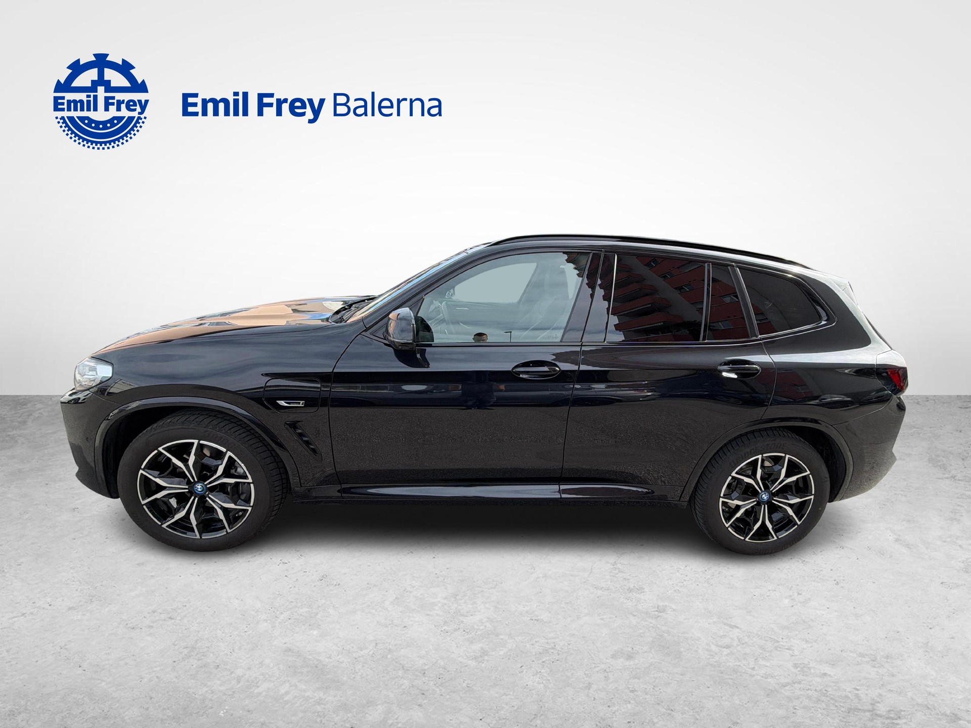 BMW X3 xDrive 30e-showroom-element-3