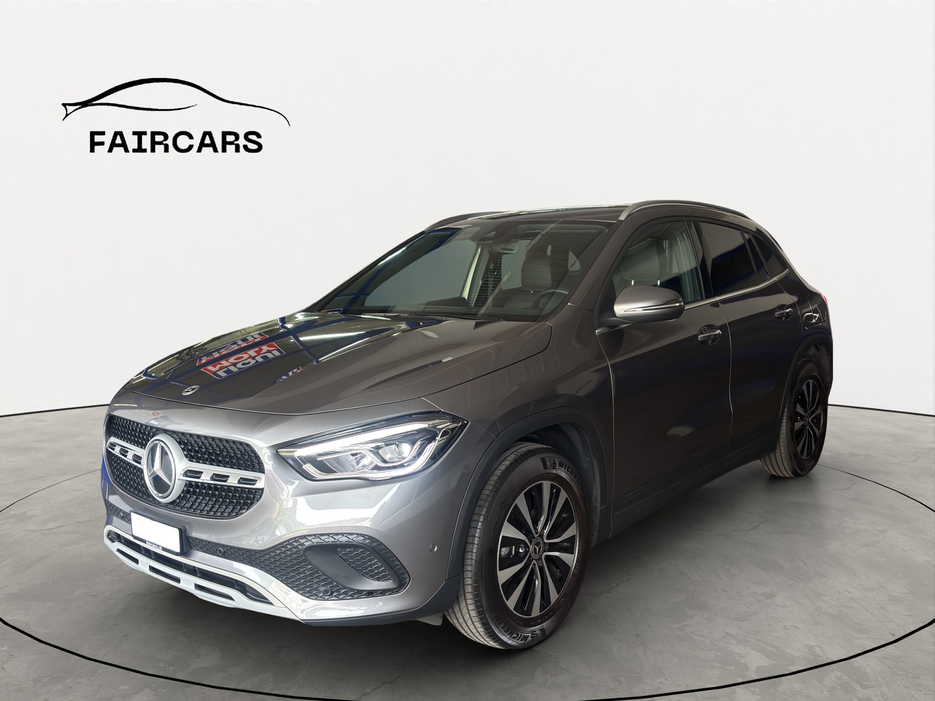 MERCEDES-BENZ GLA 200 4Matic Style 8G-DCT-showroom-element-1