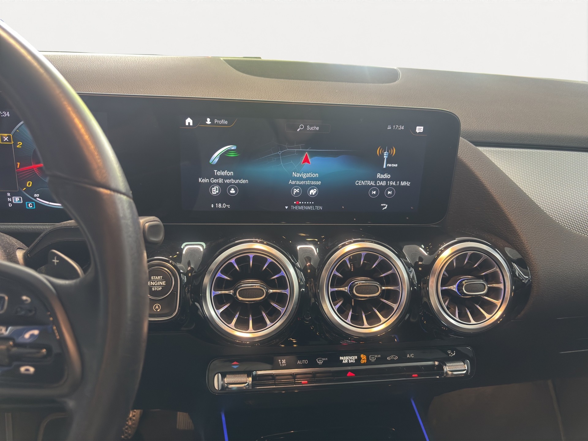 MERCEDES-BENZ GLA 200 4Matic Style 8G-DCT-image-12