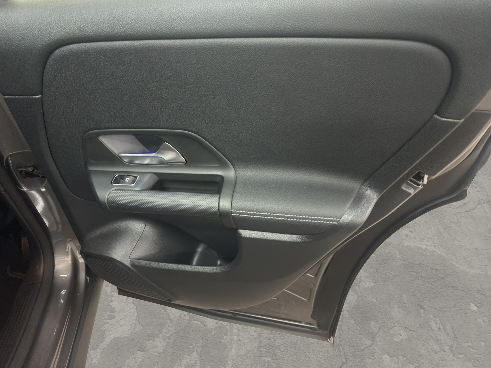 MERCEDES-BENZ GLA 200 4Matic Style 8G-DCT-image-17