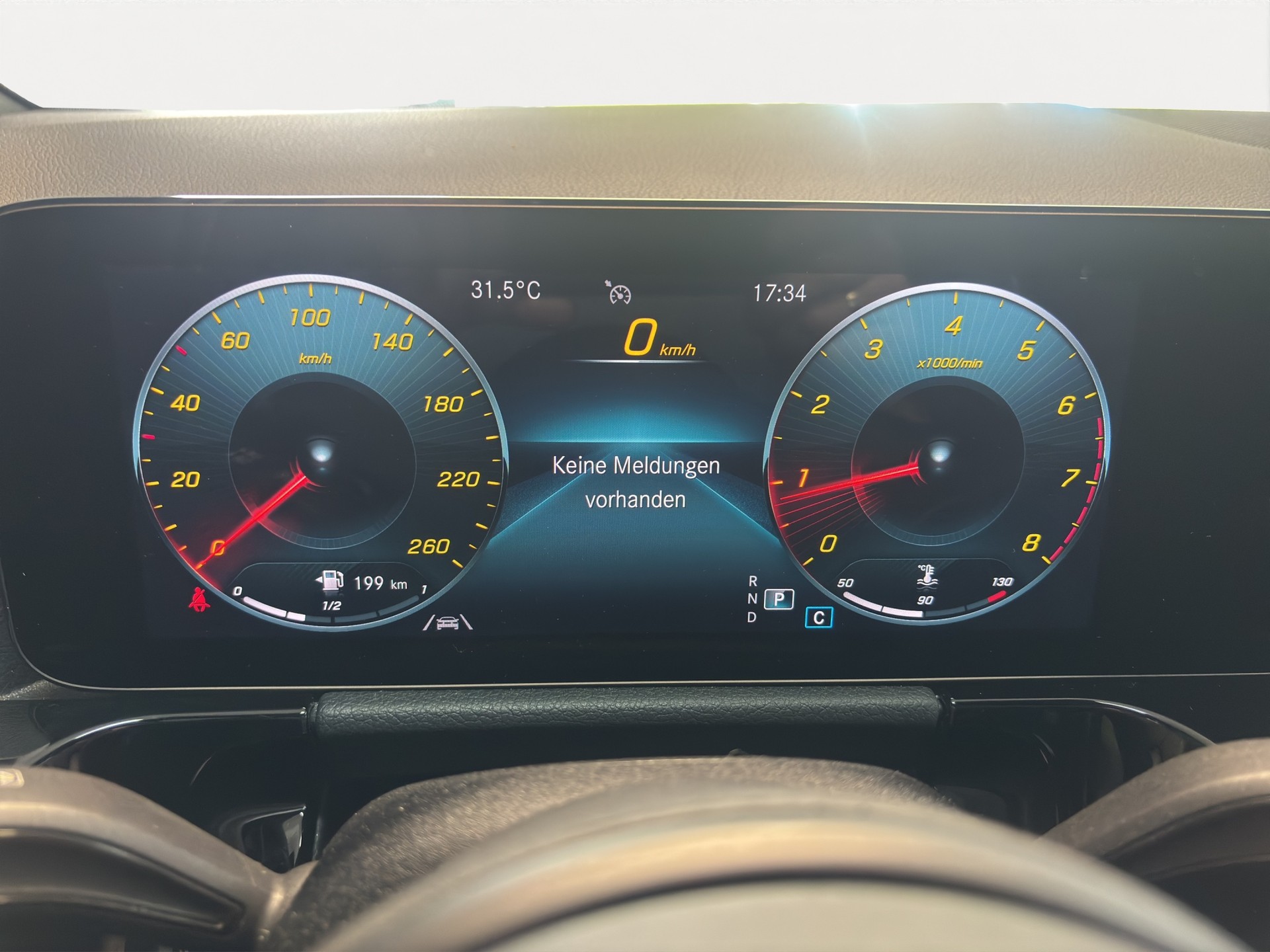 MERCEDES-BENZ GLA 200 4Matic Style 8G-DCT-image-9