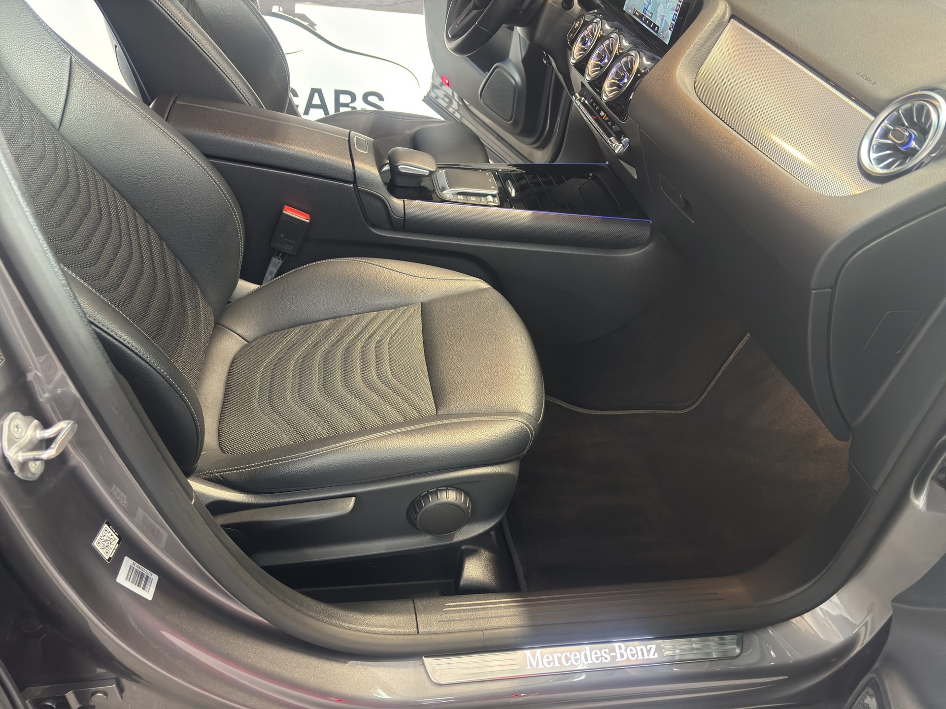 MERCEDES-BENZ GLA 200 4Matic Style 8G-DCT-image-16