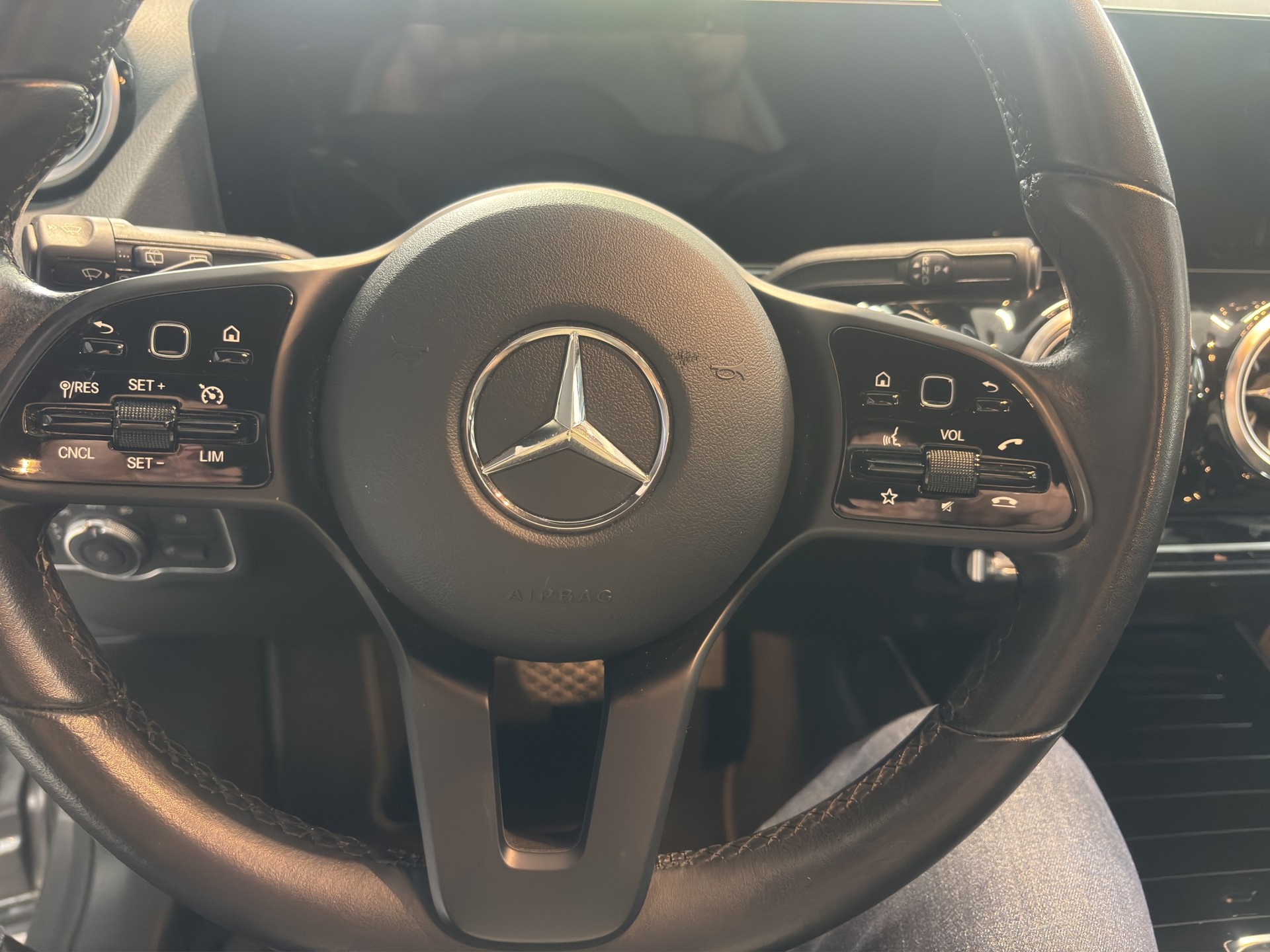 MERCEDES-BENZ GLA 200 4Matic Style 8G-DCT-image-8