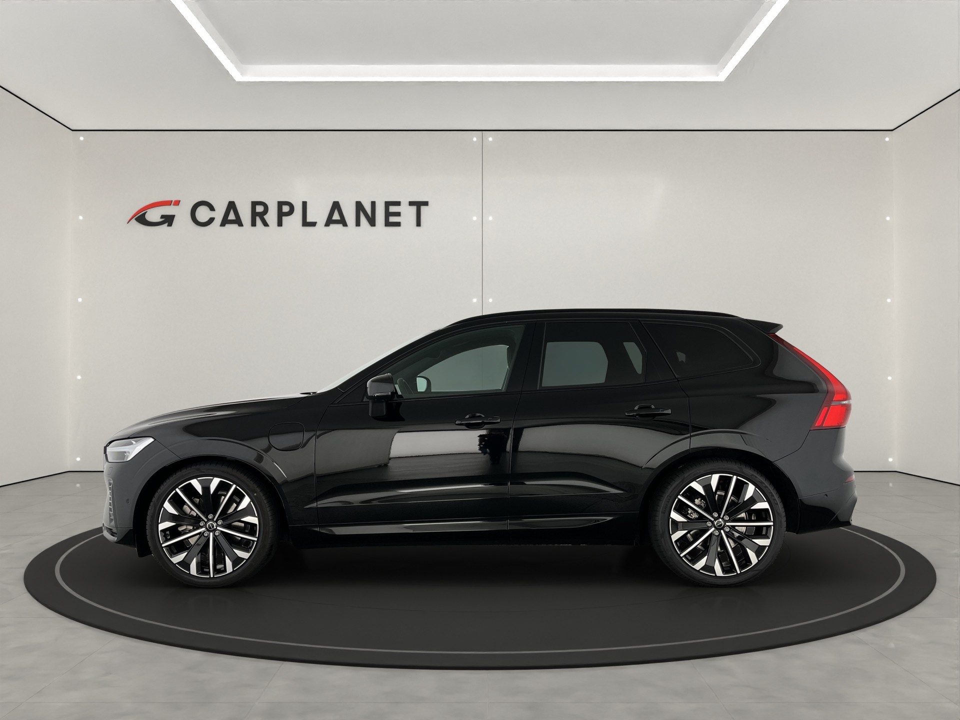 VOLVO XC60 2.0 T8 TE Ultra Dark eAWD-showroom-element-2