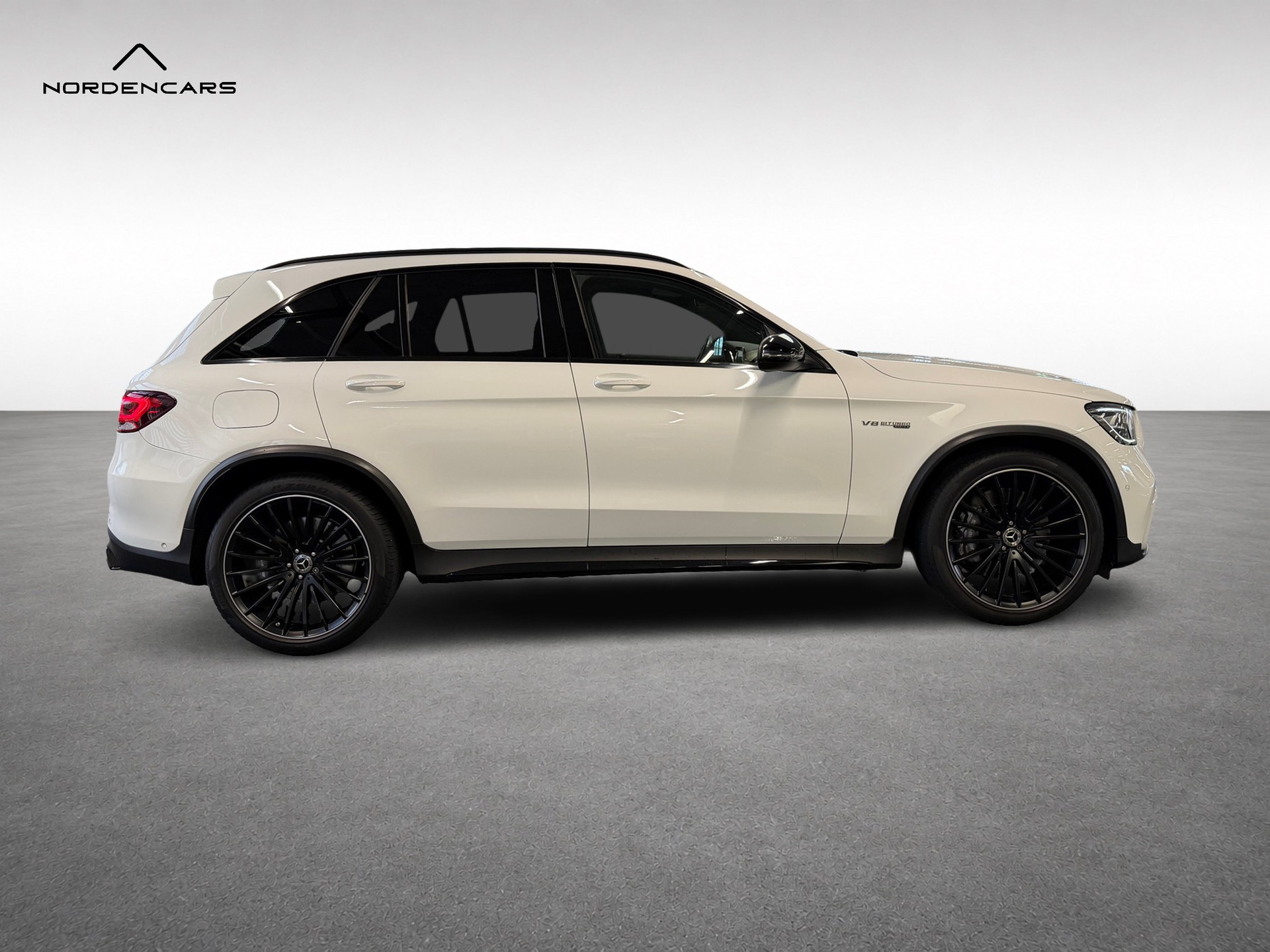 MERCEDES-BENZ GLC 63 AMG 4Matic+ 9G-Tronic *Burmester* *Night-Paket* *Performance-Abgasanlage*-showroom-element-3