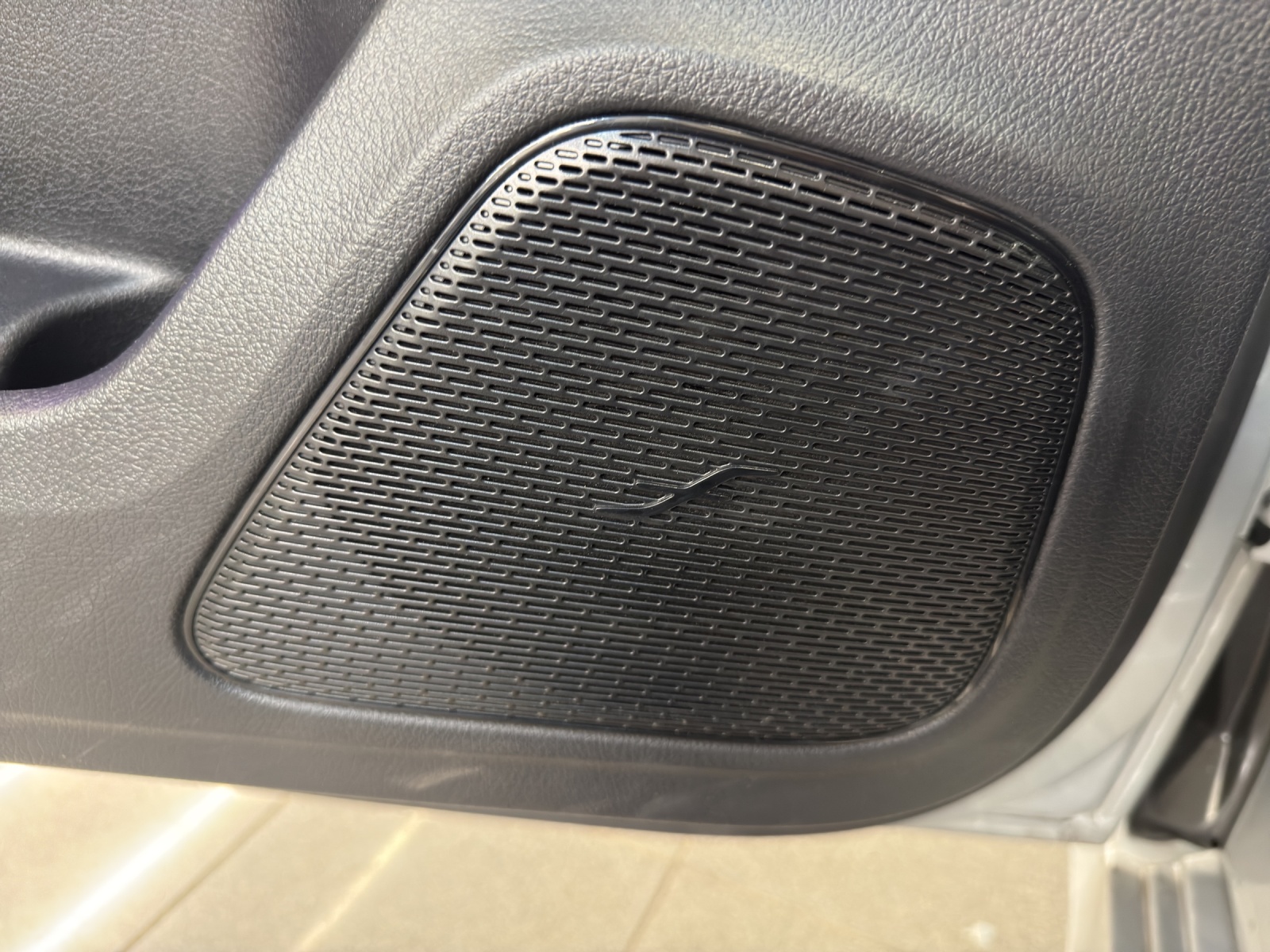 MERCEDES-BENZ A 200 4M - AMG / Rückfahrkamera / Soundsystem / metallic-image-15