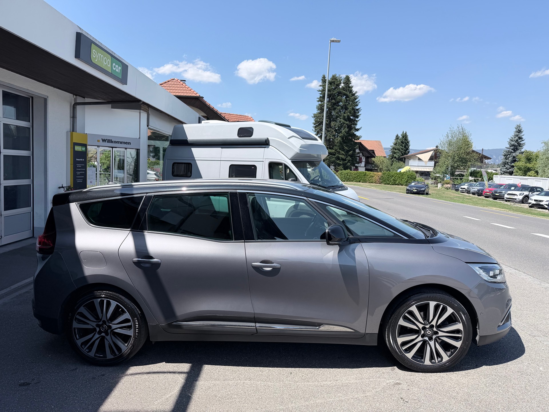 RENAULT Grand Scénic 1.3 16V Turbo Initiale Paris EDC+++PANORAMA+++LEDER+++7-PLÄTZER+++-showroom-element-3