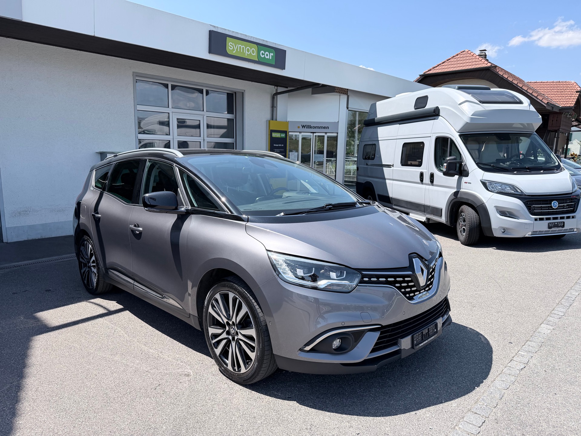 RENAULT Grand Scénic 1.3 16V Turbo Initiale Paris EDC+++PANORAMA+++LEDER+++7-PLÄTZER+++