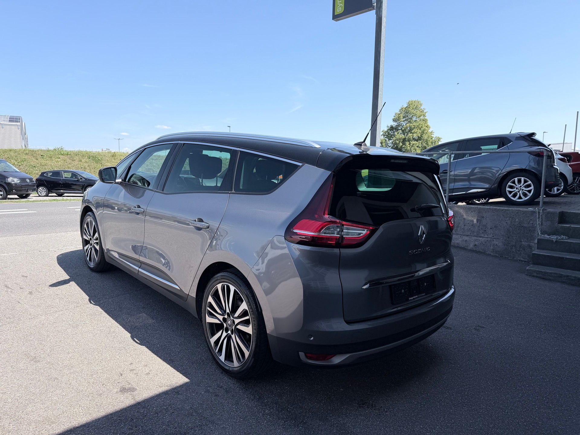 RENAULT Grand Scénic 1.3 16V Turbo Initiale Paris EDC+++PANORAMA+++LEDER+++7-PLÄTZER+++-showroom-element-1