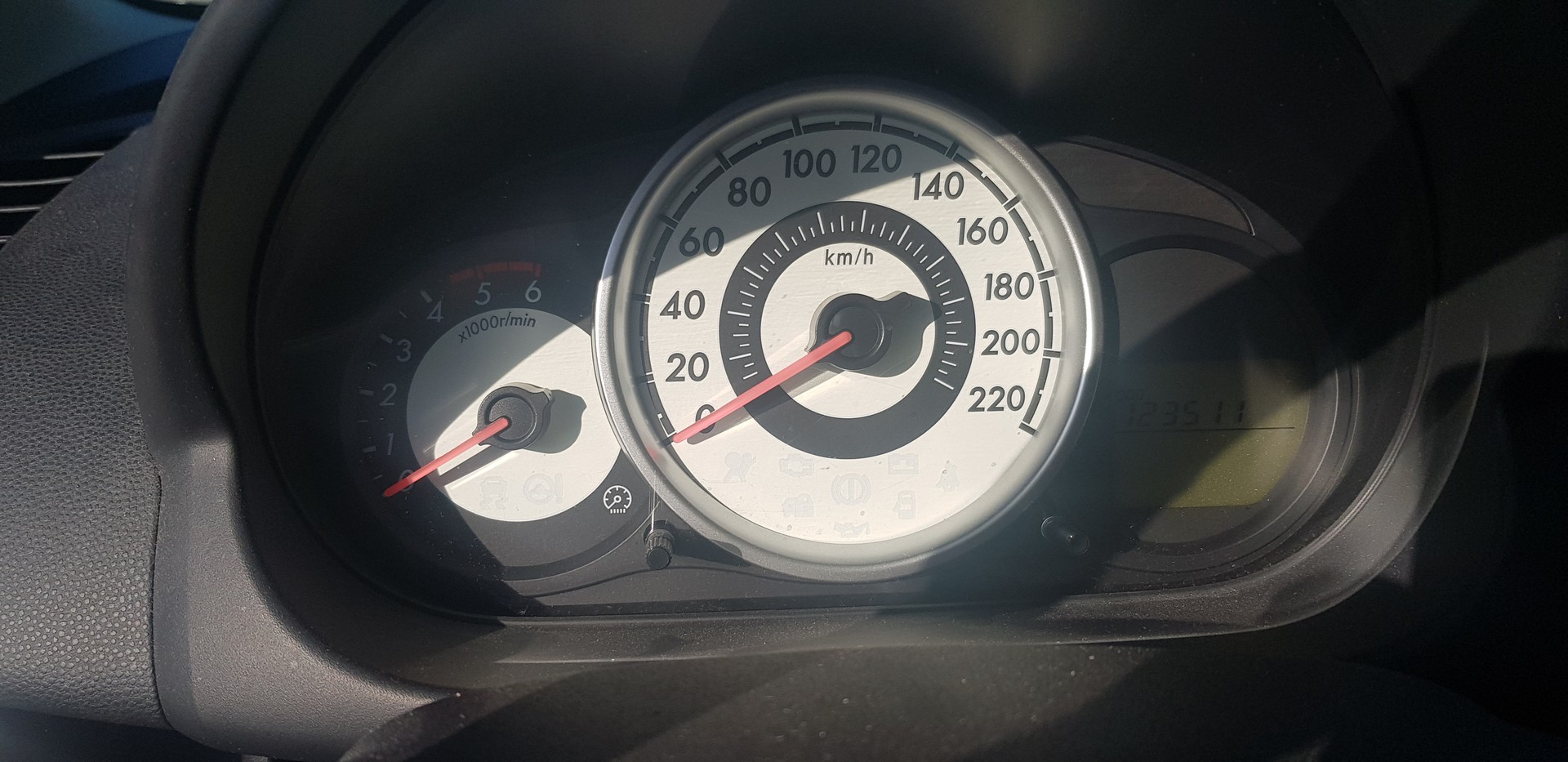 MAZDA 2 1.6 CD Exclusive-image-13