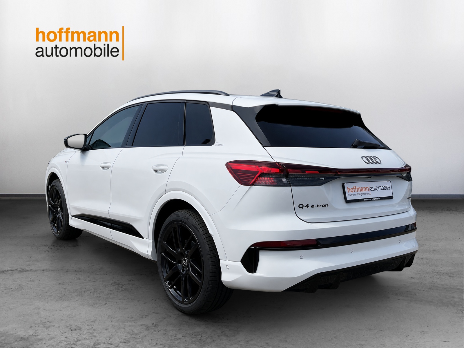 AUDI Q4 e-tron SUV quattro performance Swiss Ski-image-5