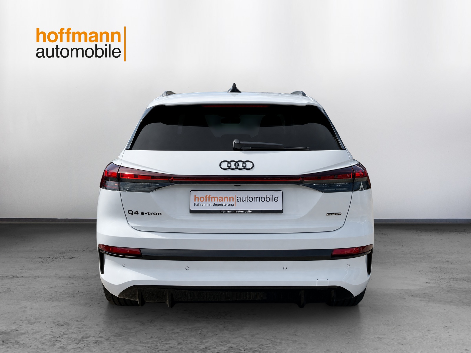 AUDI Q4 e-tron SUV quattro performance Swiss Ski-image-4
