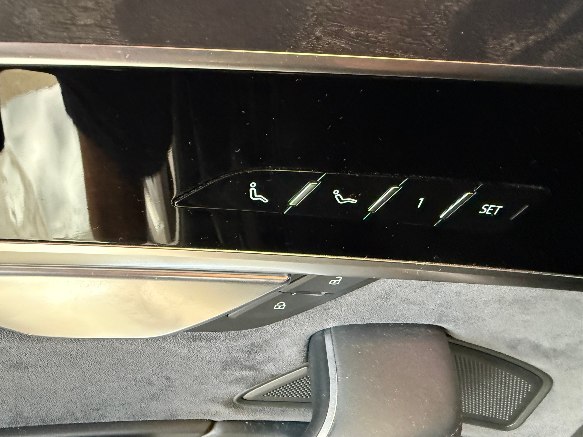 AUDI A8 50 TDI quattro tiptronic-image-18