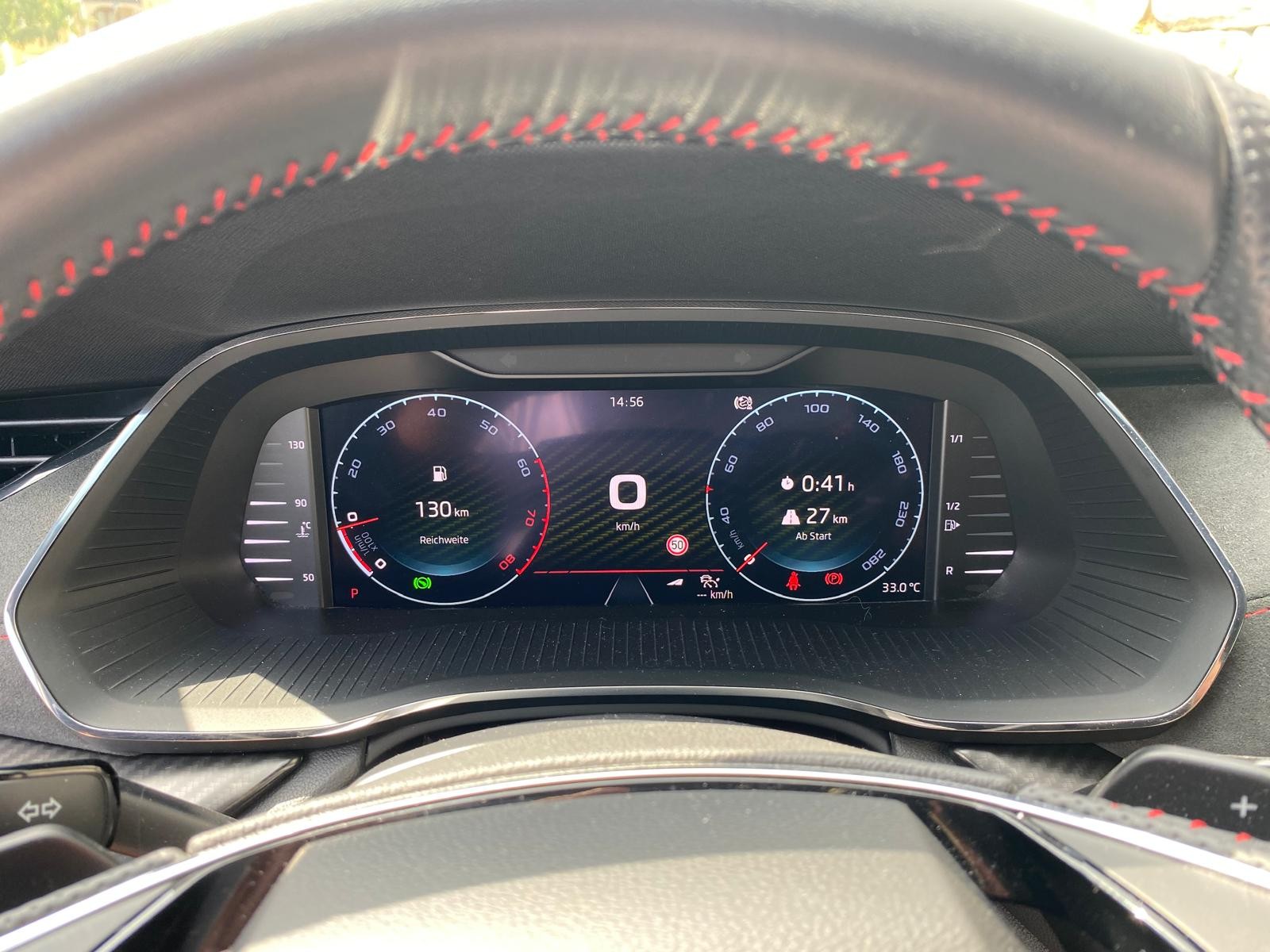 SKODA Octavia Combi 2.0 TSI DSG RS-image-11