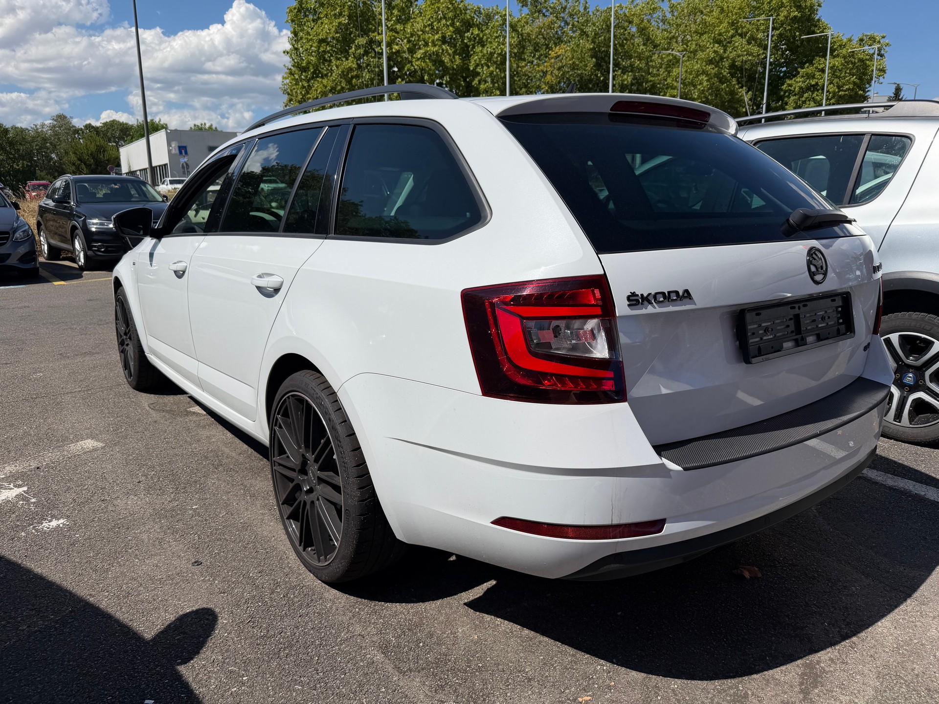 SKODA Octavia Combi 2.0 TSI Ambition 4x4 DSG-showroom-element-1