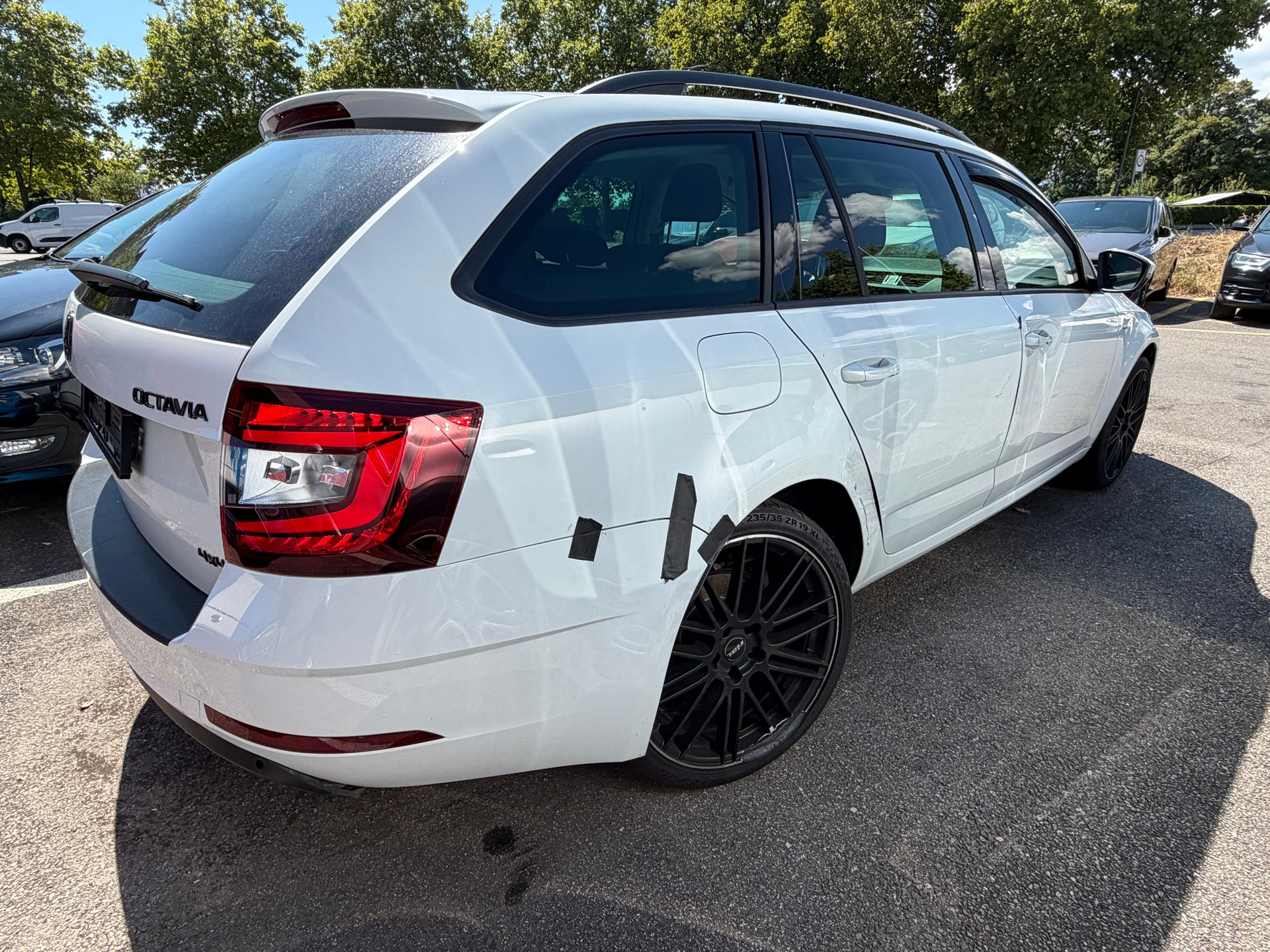 SKODA Octavia Combi 2.0 TSI Ambition 4x4 DSG-showroom-element-2