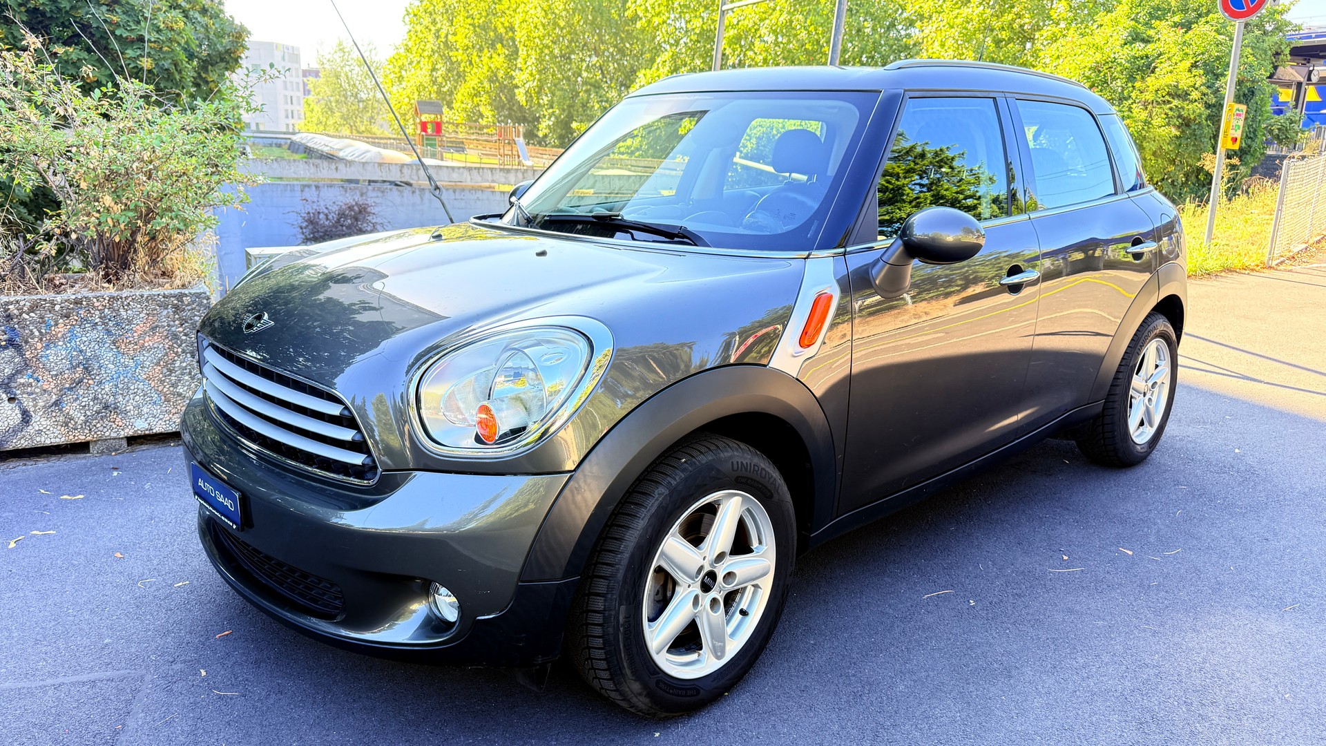 MINI Countryman Cooper FWD-image-2