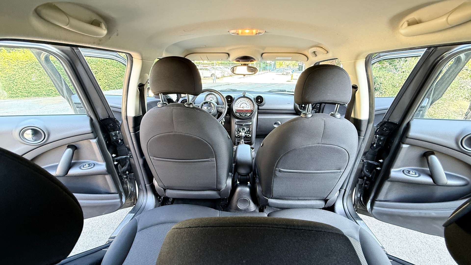 MINI Countryman Cooper FWD-image-7
