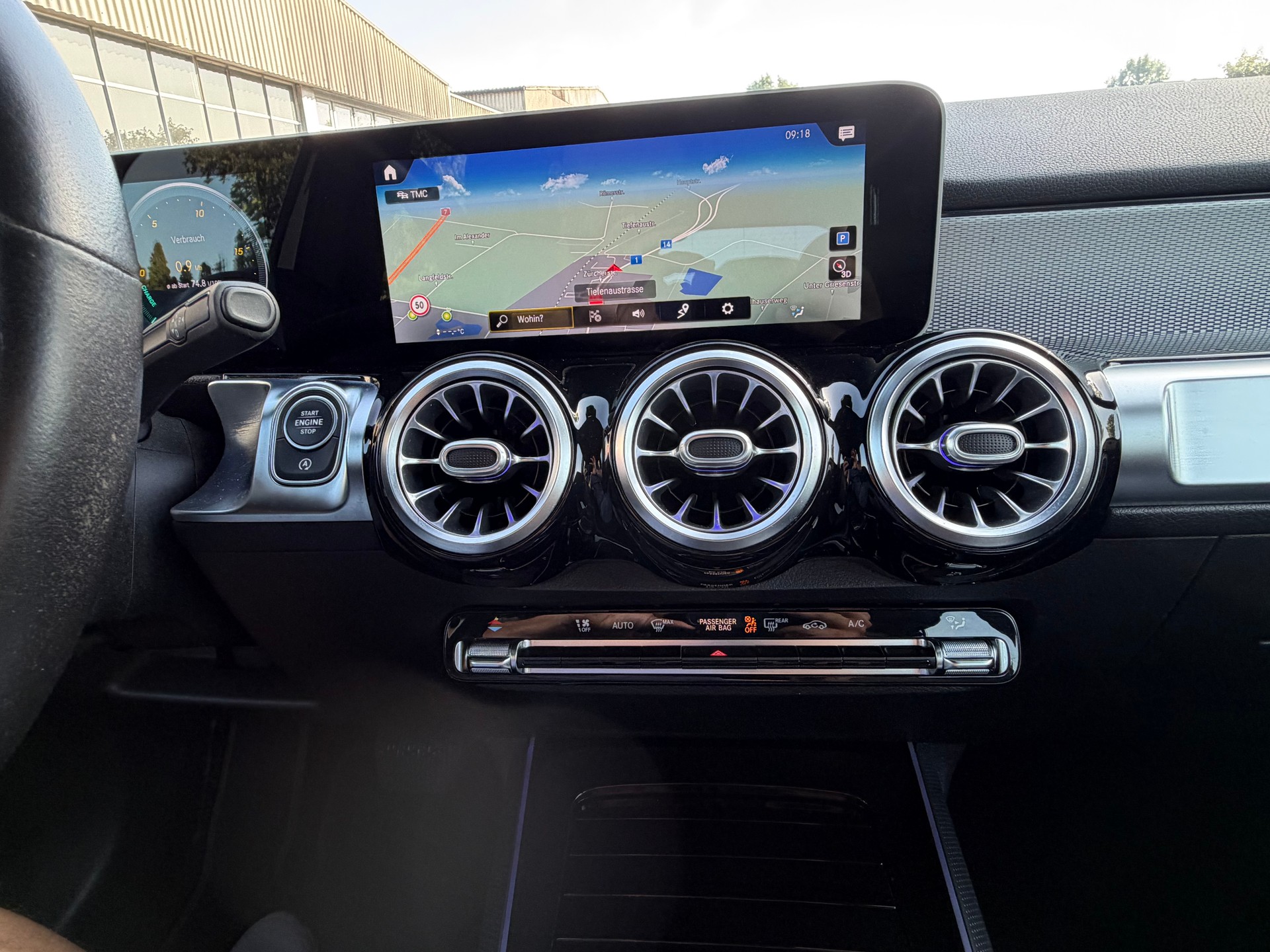 MERCEDES-BENZ GLB 220 d 4Matic Style 8G-Tronic-image-9