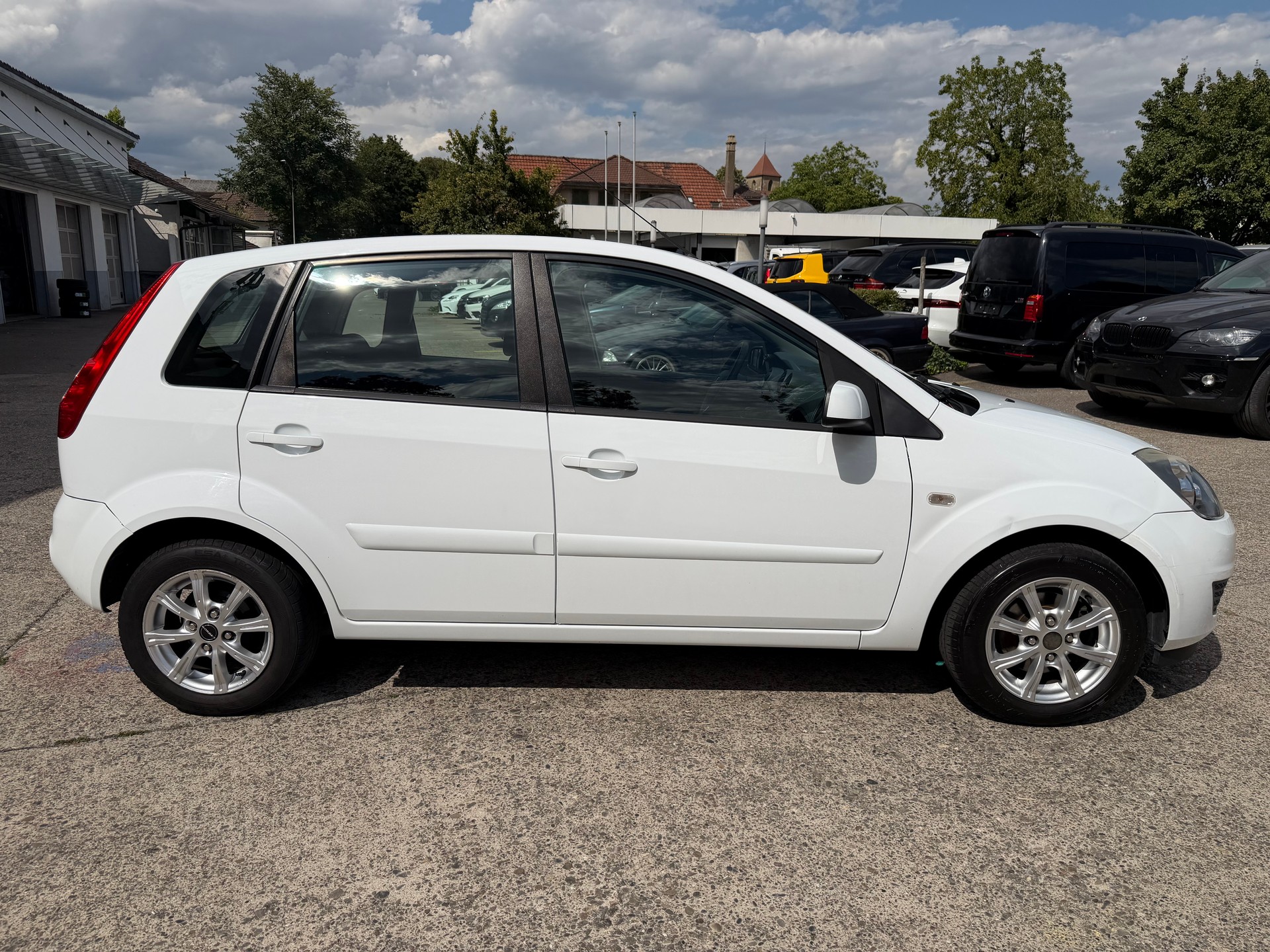 FORD Fiesta 1.4 16V Ambiente-image-5